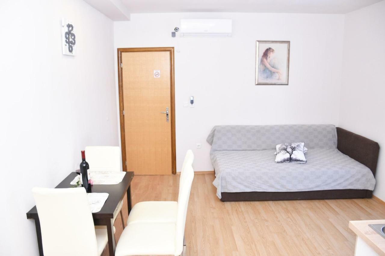 Apartmani Niko 1 Radovin Eksteriør bilde